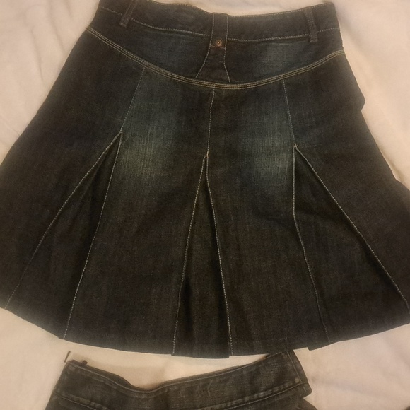 Closet clearance - Picture 4 of 7